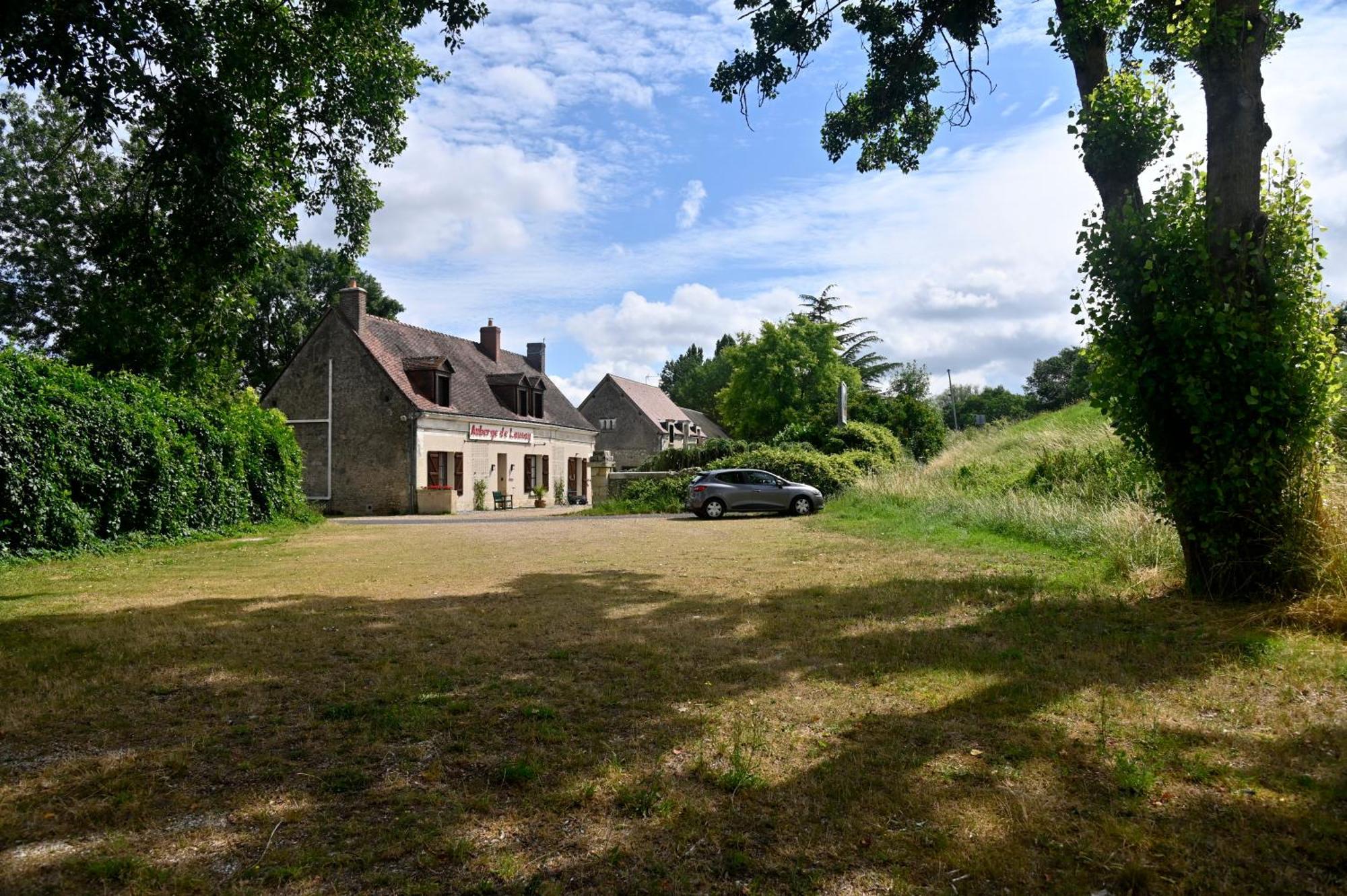 Logis De Launay 3*